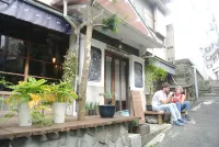 Guest House Futareno Hotels in Sakuragicho