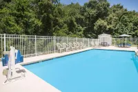 Days Inn & Suites by Wyndham Swainsboro