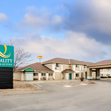 Quality Inn & Suites Omaha Chalco