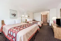 سوبر 8 باي ويندام دو كوين فنادق في كريستوفر