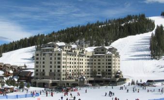 Summit Hotel at Big Sky Resort