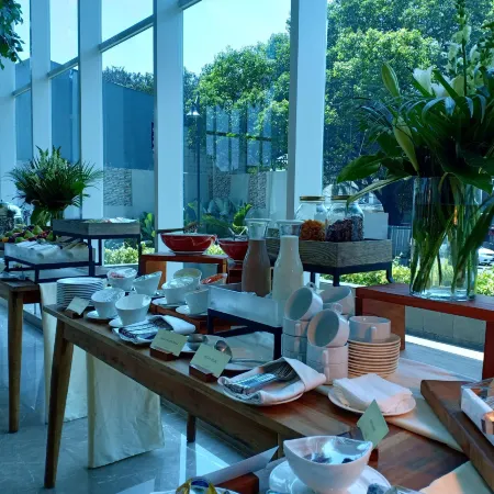 Azana Suites Hotel Antasari