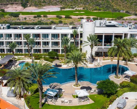 ホテル インディゴ ラ パス プエルタ コルテス by IHG ラパスのホテル