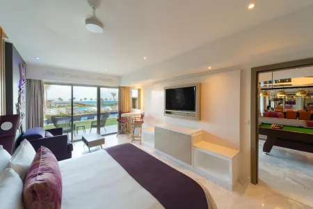 Planet Hollywood Cancun Resort