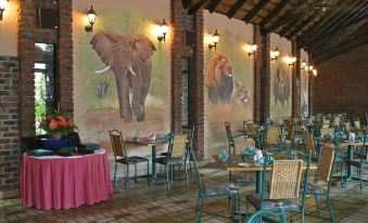 Golden Leopard Resorts - Manyane Resort