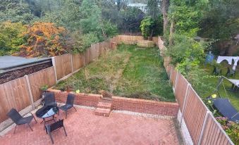 Stunning House in Hallgreen Birmingham England - Housity