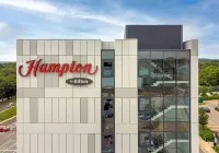 Hampton by Hilton High Wycombe  호텔