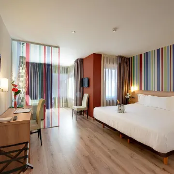 Maisonnave Hotels near Running of the Bulls