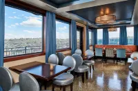 Hotel Alex Johnson Rapid City, Curio Collection by Hilton - parking