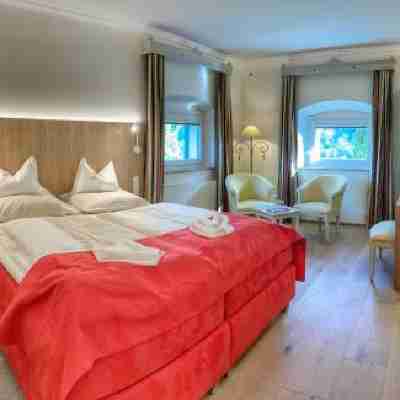 Hotel Schloss Lerchenhof Rooms