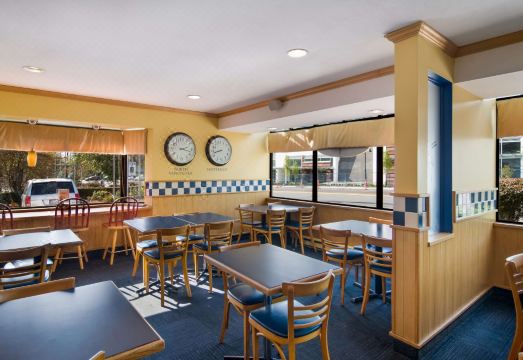 슈어스테이 호텔