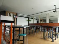 Green Leaf Inn Hotels in Darat Sekip