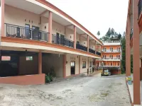 Hollymoon Sekar Ayu Hotel Bojong otelleri