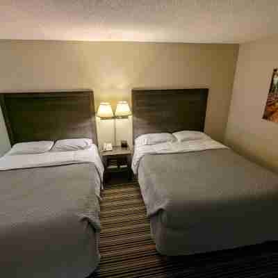 Woodfield Inn and Suites Rooms