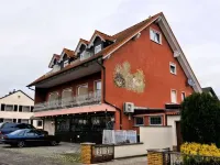 Hotel Weinhaus Wiedemann Hotel di Ginsheim-Gustavsburg