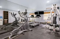Baymont by Wyndham Gurnee - Gym