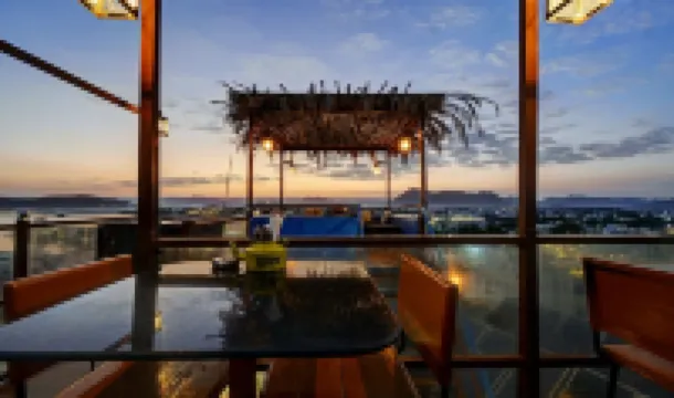 Hotel Udai Niwas by the Lake