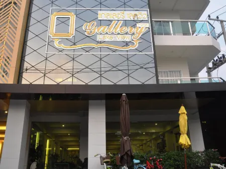 Gallery Lake View Hotel Отели рядом с достопримечательностью «Wat Thung Setthi»