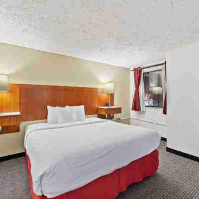 Ramada by Wyndham Cedar City Rooms