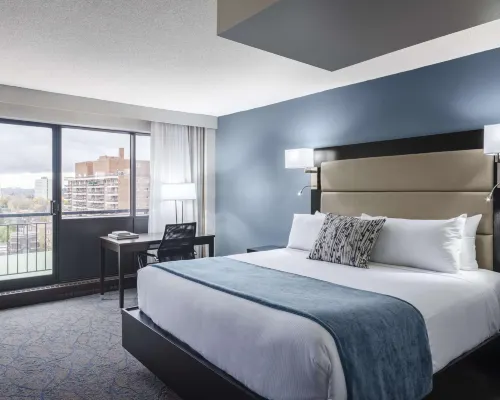 Ottawa Embassy Hotel & Suites Hotels near Lansdowne Park