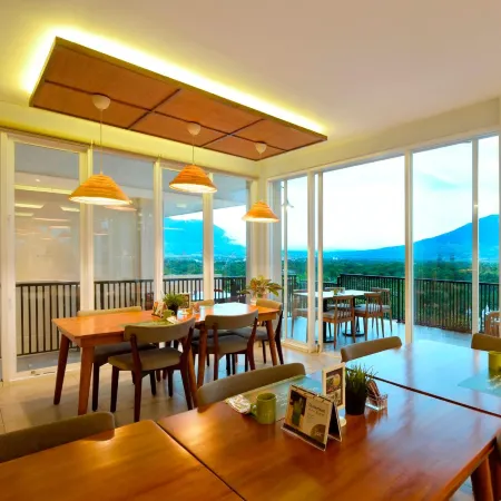 The Balcone Suites & Resort