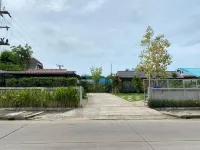 This Phe Resort Hotels near Ban Phe Pier