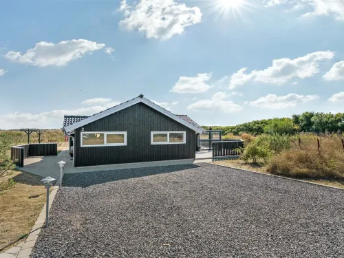 "Aria" - 1.2km from the Sea