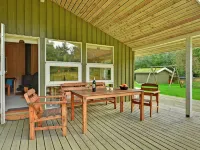 "Editt" - 2km from the Sea