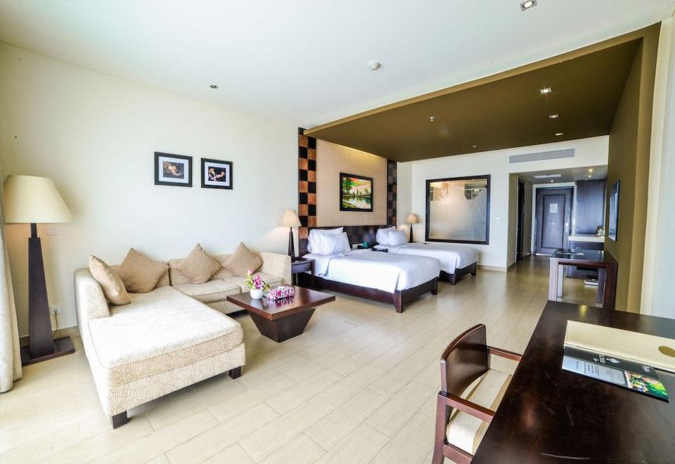 15 on Orange Hotel, Autograph CollectionOver view