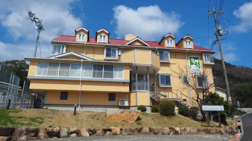 Pension Vingt-Quatre Yeux Hotels in Shodoshima