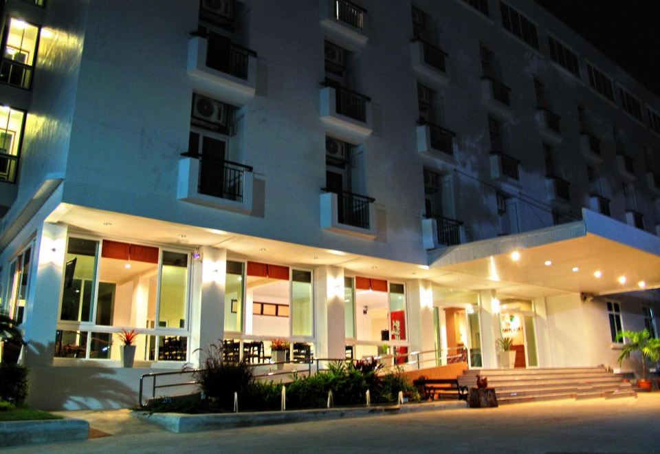 Phaiboonplace Hotel - Housity