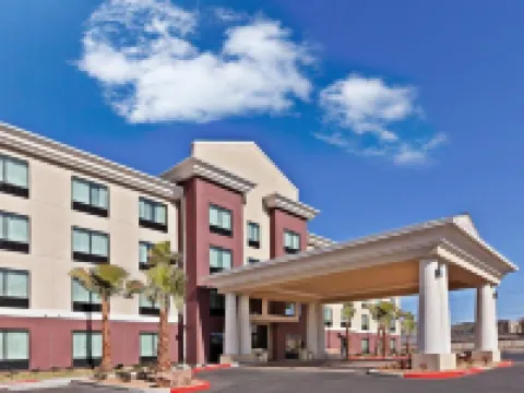 Holiday Inn Express & Suites EL PASO AIRPORT by IHG