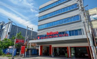RedDoorz Plus at Grand Pacifik Hotel Makassar