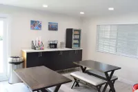 Signature Anaheim Maingate