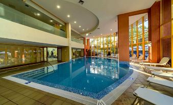 Atlas Hotel - Free Outdoor Pool and Heated Indoor Pool