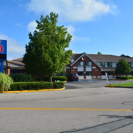 Motel 6 Newport, RI