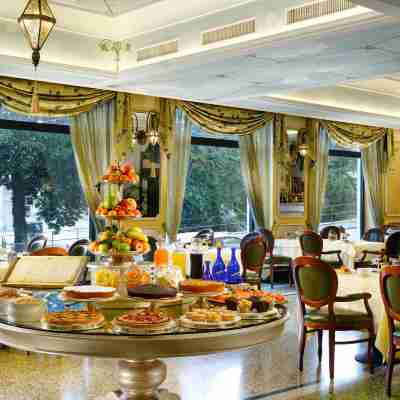 Grand Hotel Savoia Dining/Meeting Rooms