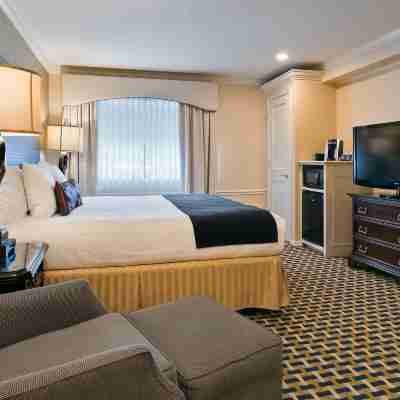 Best Western Premier Plaza Hotel and Conference Center Rooms