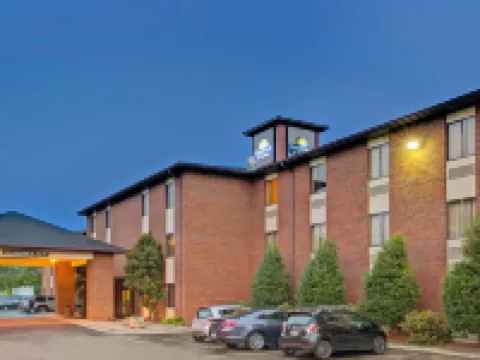 Days Inn & Suites by Wyndham Hickory Hoteles en Hickory