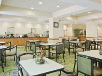 Wingate by Wyndham Charlotte Airport I-85/I-485 Hotels near Enderly Park
