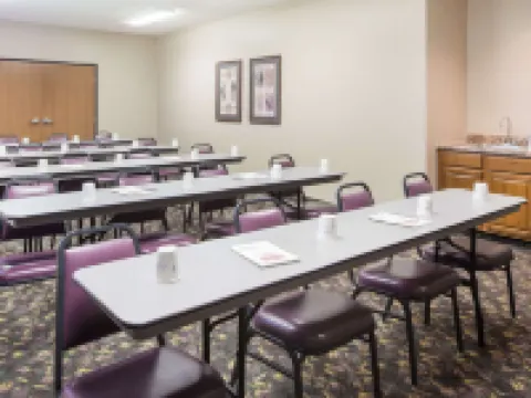 Super 8 by Wyndham Iola KS Hotels in Iola