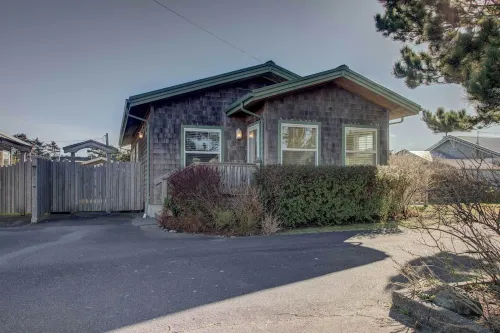 Chic Summer House Cottage Walk to Ocean! - Wi-Fi