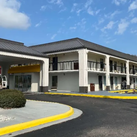 Days Inn by Wyndham Moss Point Pascagoula