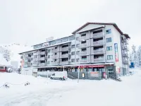 Rukakylän Helmi Hotels near Magical Pond Igloos