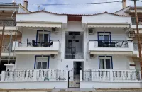 Doukas Aparthotel Các khách sạn ở Ofrinion