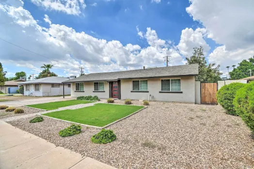 Modern Phoenix Home w/ Private Outdoor Pool! Hotels near Pomeroy's Bar & Grill