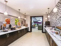 La Quinta Inn & Suites by Wyndham Rockport - Fulton - breakfast