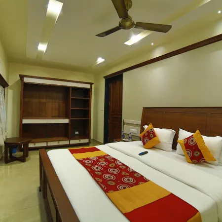 Hotel Mid Town Inn by Yanu Hotel & Resort - Walking Distance from Nakki Lake