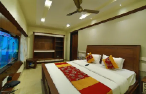 Hotel Mid Town Inn by Yanu Hotel & Resort - Walking Distance from Nakki Lake