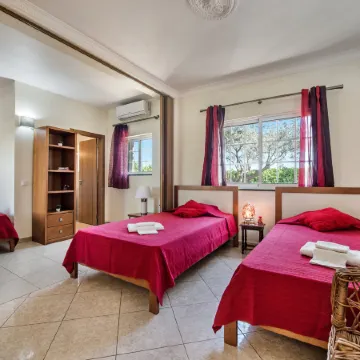 Villa Rodrigues - Private Pool & Comfort in the Algarve